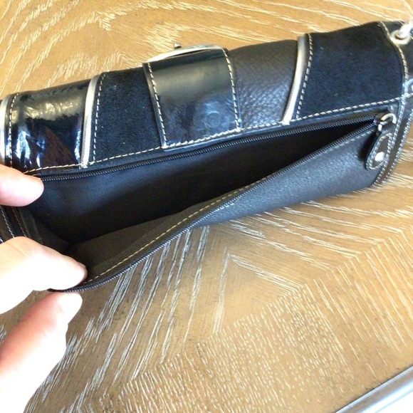 Fossil Womens Black Leather Buckle Front Clutch Wristlet Fold Over Wallet - Picture 12 of 12